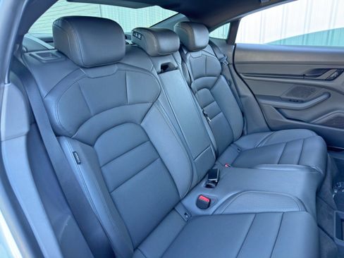 Used 2020 Porsche Taycan 4S image 41