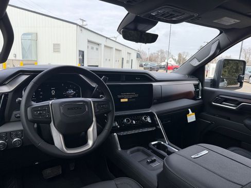 New 2026 GMC Sierra 2500 Denali w/ Denali Reserve Package image 17