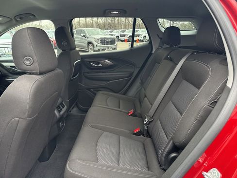 Used 2024 GMC Terrain SLE w/ Driver Convenience Package image 12