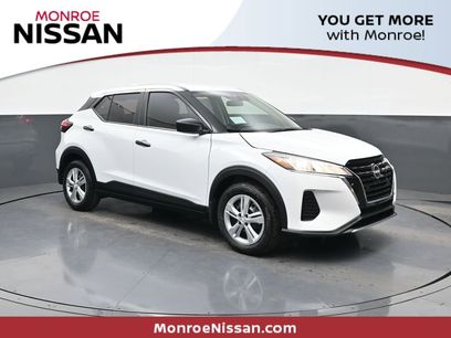 New 2025 Nissan Kicks Play S