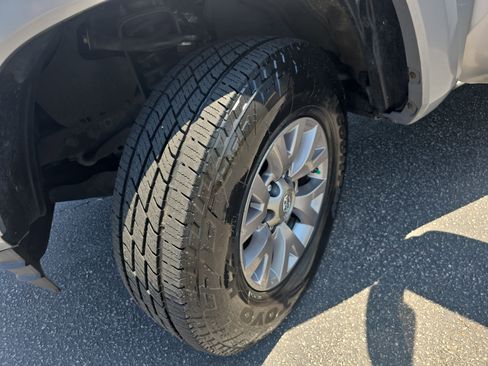 Used 2019 Toyota Tacoma SR5 RWD image 30