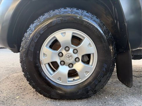 Used 2011 Toyota Tacoma 4x4 Access Cab image 10