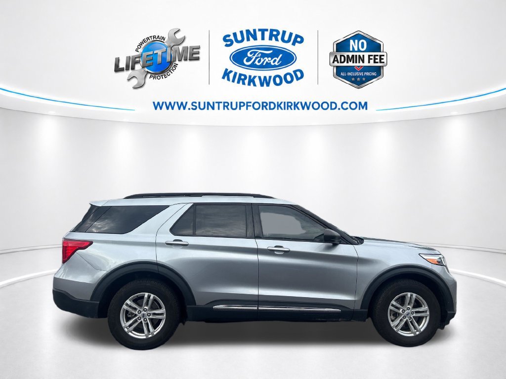Used 2023 Ford Explorer XLT w/ Equipment Group 202A AWD/4WD image 8
