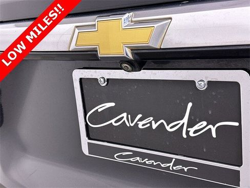 Used 2023 Chevrolet Traverse LT image 32