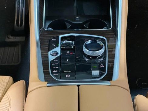 New 2026 BMW X6 xDrive40i w/ Executive Package image 17