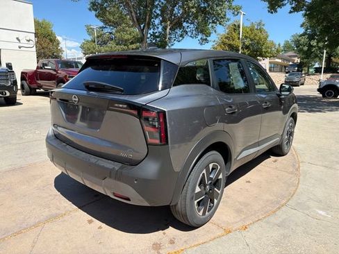 Used 2025 Nissan Kicks SV AWD/4WD image 6
