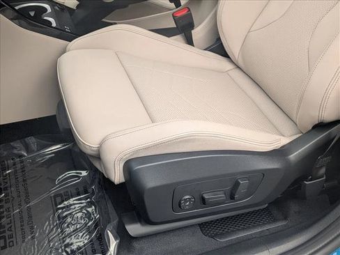 Used 2025 BMW X1 xDrive28i w/ Premium Package image 4