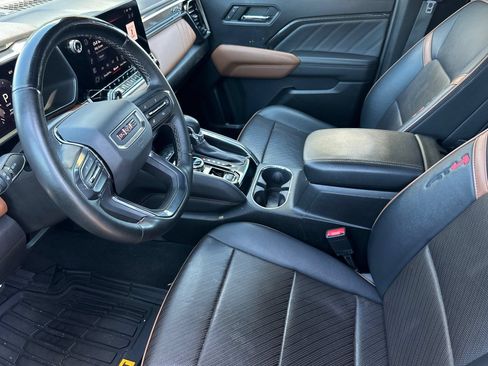 Used 2024 GMC Canyon AT4 w/ AT4 Premium Package AWD/4WD image 10