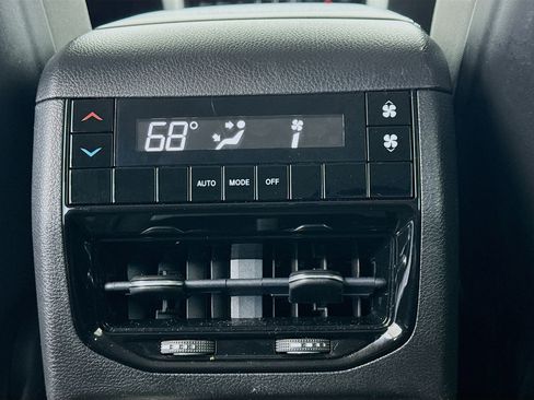 Used 2022 Jeep Grand Cherokee L Laredo w/ Luxury Tech Group I image 17