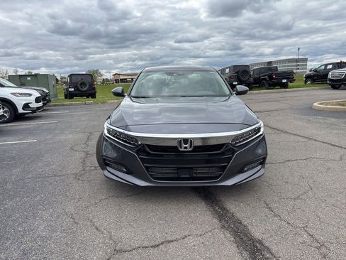 Used 2019 Honda Accord Touring image 2