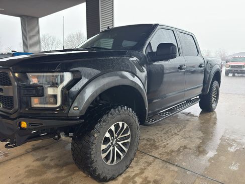 Used 2019 Ford F150 Raptor w/ Equipment Group 801A Mid image 4