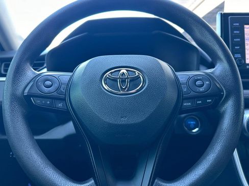 Used 2021 Toyota RAV4 XLE w/ Carpet Mat Package (TMS) image 22