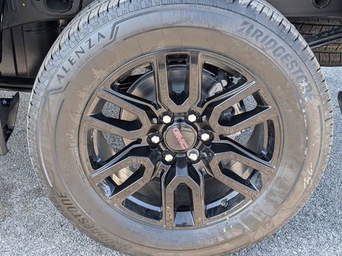 New 2026 GMC Sierra 1500 Elevation image 9