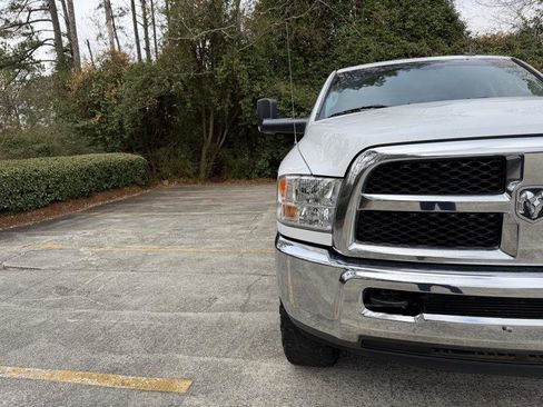 Used 2017 RAM 2500 SLT w/ Luxury Group image 16