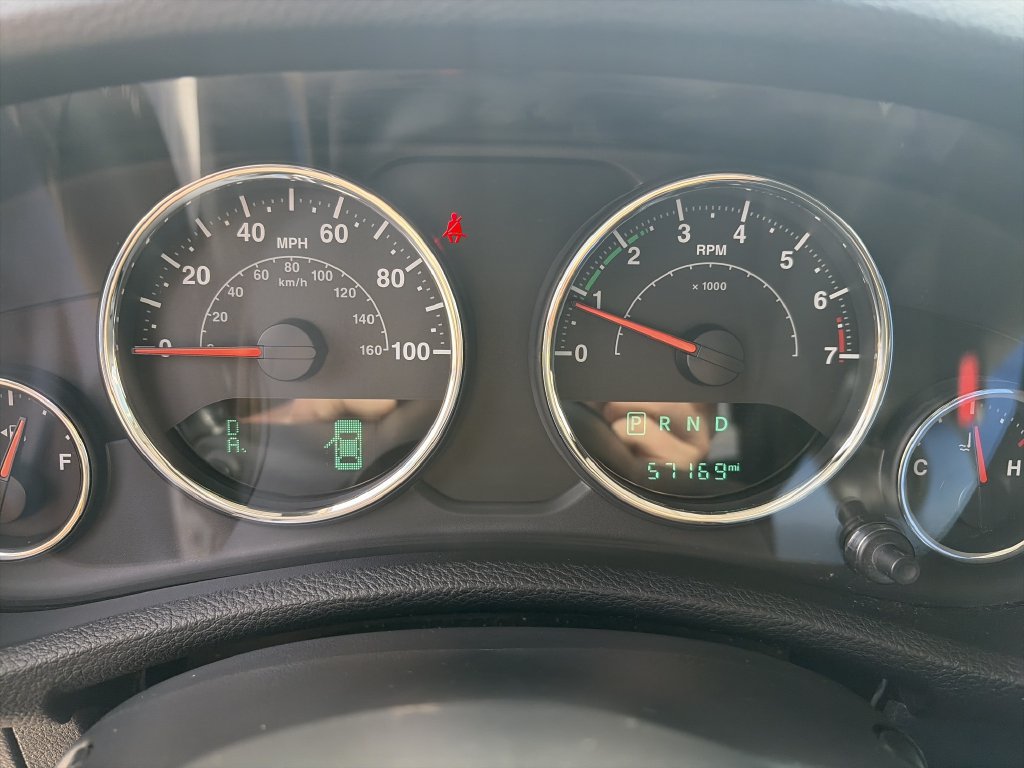 Used 2017 Jeep Wrangler Unlimited Sahara w/ Connectivity Group AWD/4WD image 33