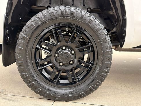 Used 2021 Toyota Tundra SR5 w/ SR5 Upgrade Package AWD/4WD image 24