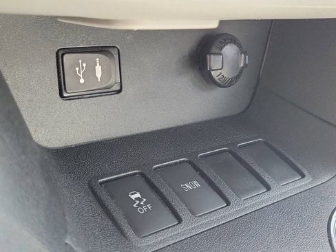 Used 2015 Toyota Highlander XLE FWD image 28