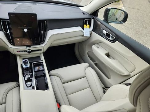 New 2026 Volvo XC60 B5 Ultra w/ Climate Package image 12