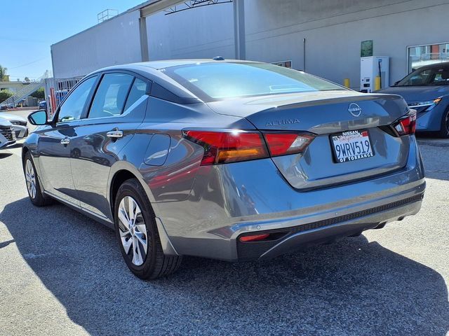 Used 2025 Nissan Altima 2.5 S FWD image 3