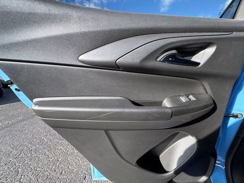 Used 2024 Chevrolet TrailBlazer RS image 30