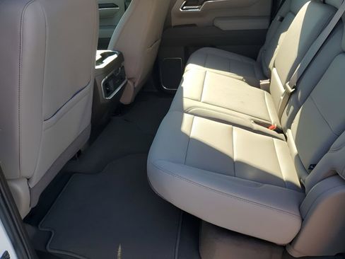 New 2026 GMC Sierra 1500 SLT image 18