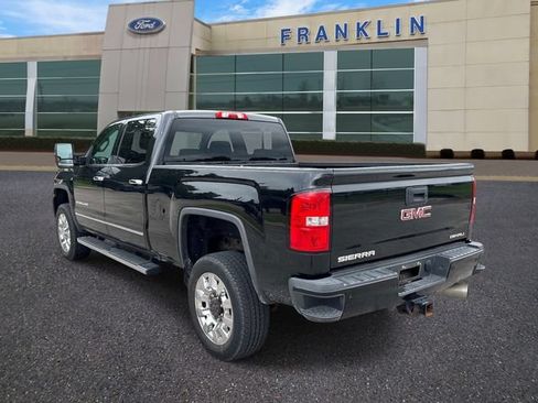 Used 2018 GMC Sierra 2500 Denali w/ Duramax Plus Package AWD/4WD image 5