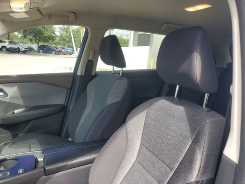 Used 2023 Nissan Rogue SV FWD image 17