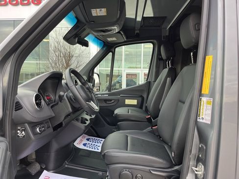Used 2023 Mercedes-Benz Sprinter 144 Cargo image 7