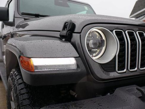 New 2026 Jeep Wrangler Unlimited Sahara AWD/4WD image 4