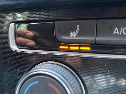 Used 2017 Volkswagen GTI Sport image 37