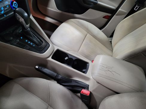 Used 2018 Ford Focus SE image 26