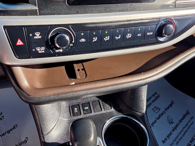 Used 2019 Toyota Highlander LE FWD image 22