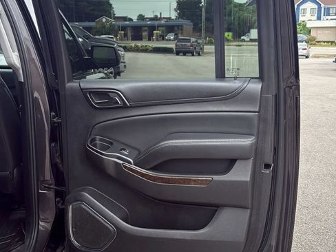 Used 2016 Chevrolet Suburban LS RWD image 35