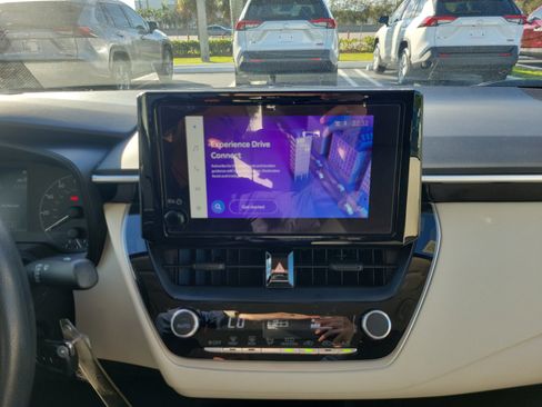 Used 2025 Toyota Corolla LE image 26