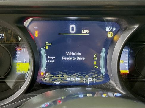 Used 2024 Jeep Wrangler Unlimited Sahara AWD/4WD image 18