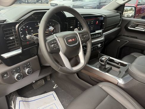 Used 2024 GMC Sierra 1500 SLT w/ SLT Premium Plus Package AWD/4WD image 10