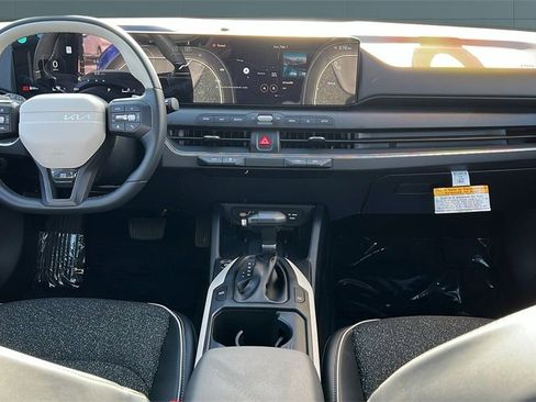 Used 2025 Kia K4 GT-Line w/ GT-Line Sunroof Package image 7