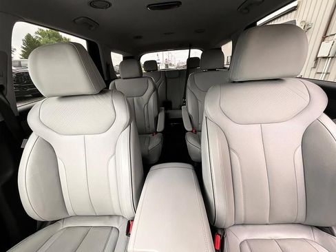 Used 2023 Hyundai Palisade SEL AWD/4WD image 36