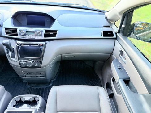 Used 2014 Honda Odyssey Touring Elite image 9