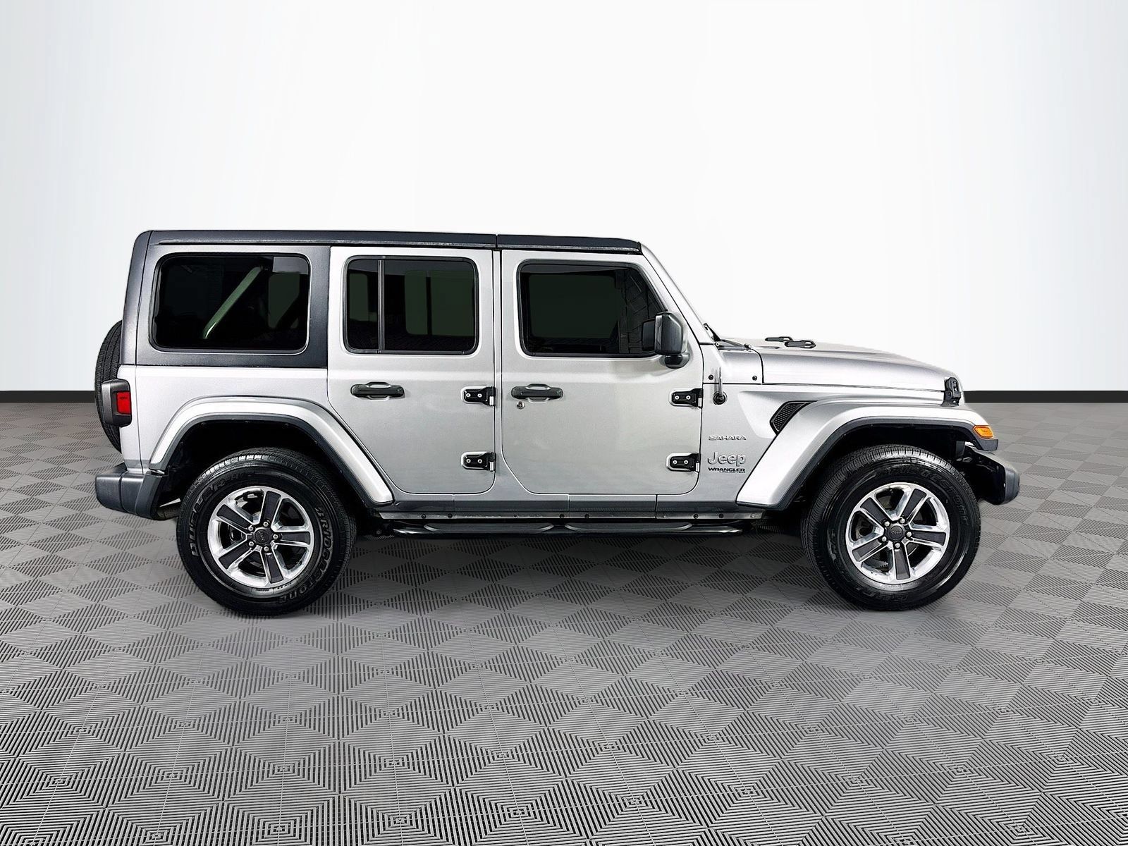 Used 2020 Jeep Wrangler Unlimited Sahara AWD/4WD image 8