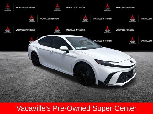 Used 2026 Toyota Camry SE FWD image 1