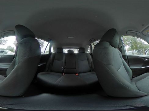 Used 2025 Toyota RAV4 XLE image 36