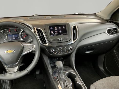 Used 2024 Chevrolet Equinox LT AWD/4WD image 9