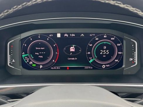 Certified 2023 Volkswagen Tiguan SEL R-Line image 38