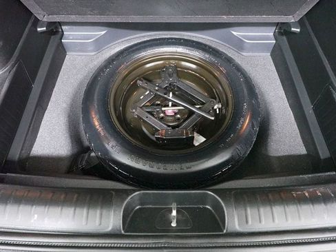 Used 2019 Jeep Cherokee Latitude Plus w/ Cold Weather Group image 27