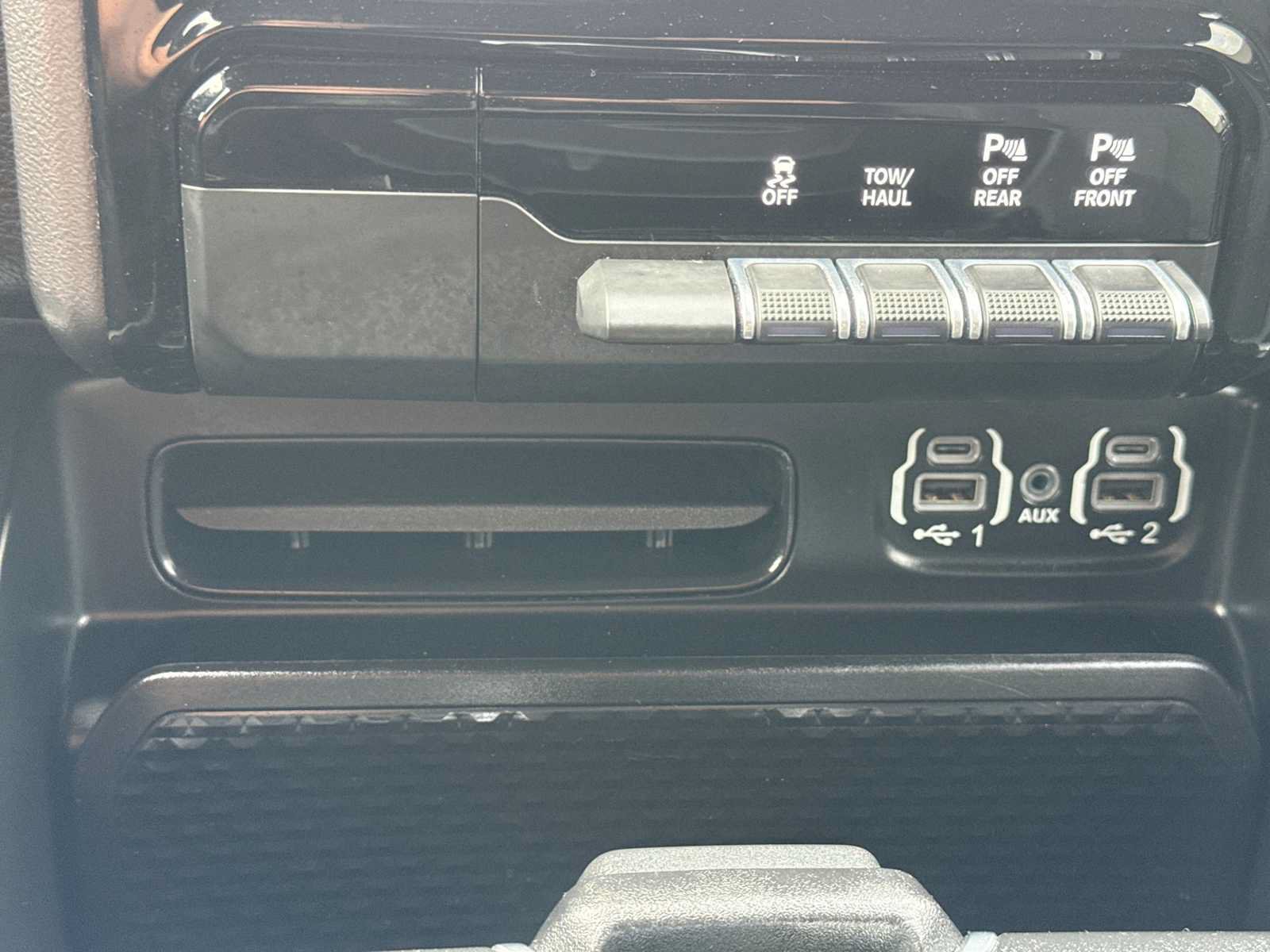 Used 2024 RAM 1500 Big Horn AWD/4WD image 30