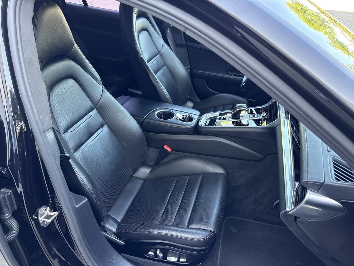 Used 2018 Porsche Panamera 4 AWD/4WD image 19