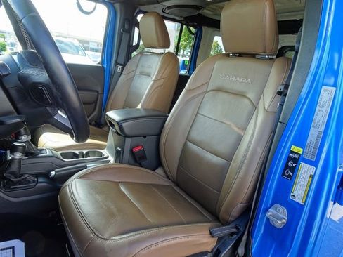 Used 2022 Jeep Wrangler Unlimited Sahara w/ Cold Weather Group image 11