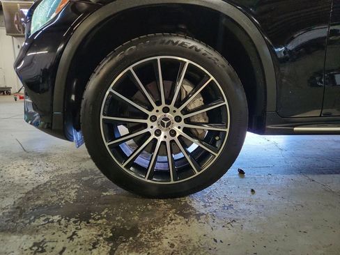 Used 2019 Mercedes-Benz GLC 300 4MATIC image 27