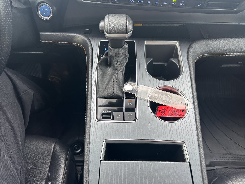 Used 2024 Toyota Sienna XLE Woodland Edition AWD/4WD image 19